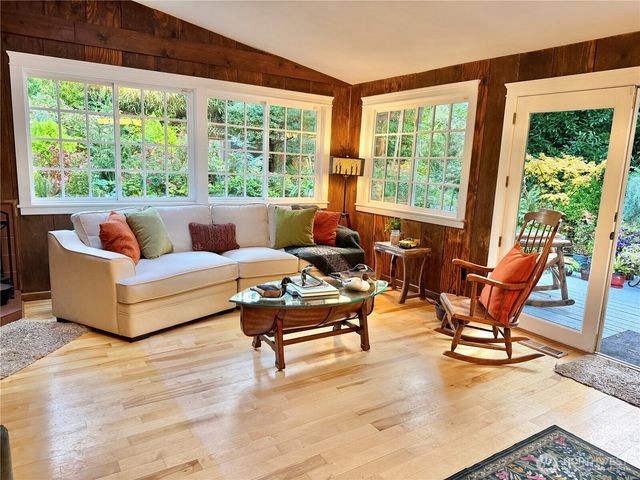 3813 70th Avenue NW, Gig Harbor, WA 98335