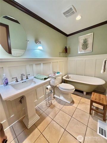 3813 70th Avenue NW, Gig Harbor, WA 98335