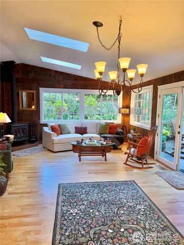 3813 70th Avenue NW, Gig Harbor, WA 98335