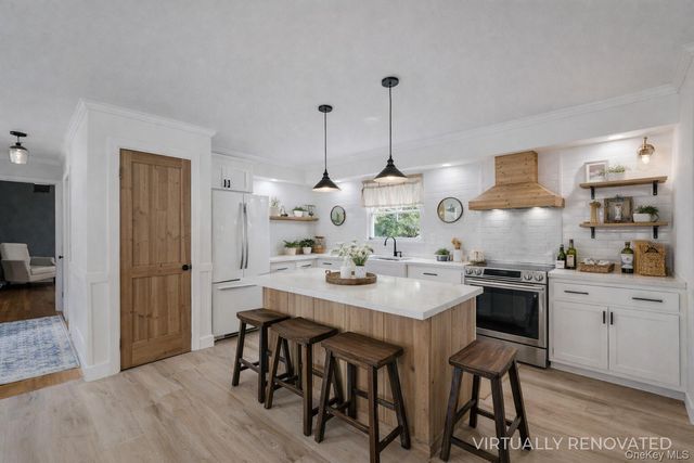 48 Nidzyn Avenue, Remsenburg, NY 11960