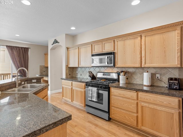 17804 Ne 37TH St, Vancouver, WA 98682