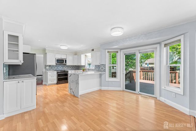 8 Danny Court, North Brunswick, NJ 08902