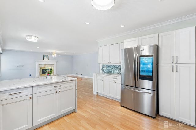 8 Danny Court, North Brunswick, NJ 08902