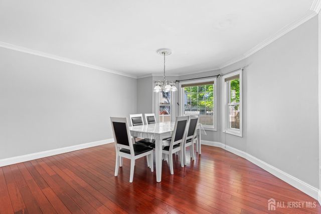 8 Danny Court, North Brunswick, NJ 08902