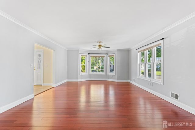 8 Danny Court, North Brunswick, NJ 08902