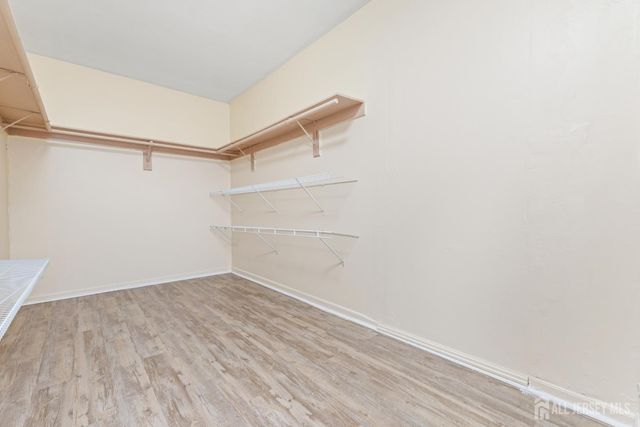 8 Danny Court, North Brunswick, NJ 08902