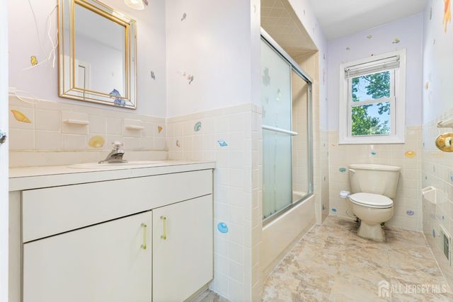 8 Danny Court, North Brunswick, NJ 08902