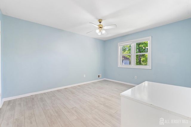 8 Danny Court, North Brunswick, NJ 08902