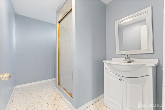 8 Danny Court, North Brunswick, NJ 08902