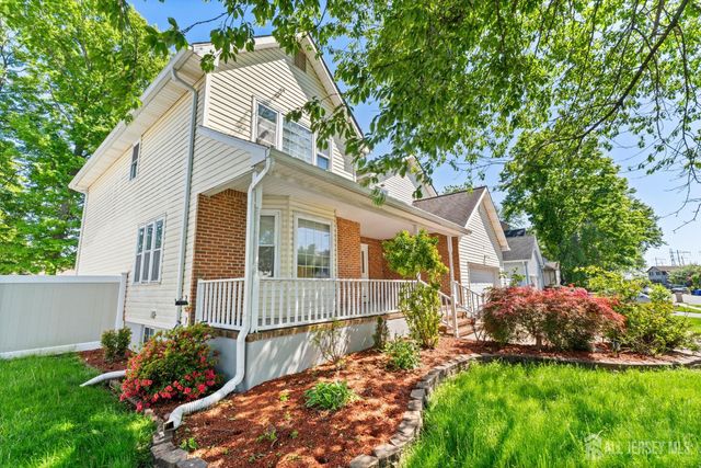 8 Danny Court, North Brunswick, NJ 08902