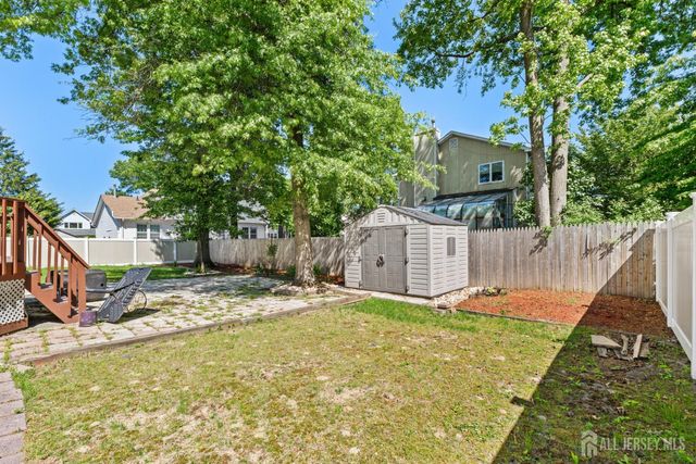 8 Danny Court, North Brunswick, NJ 08902