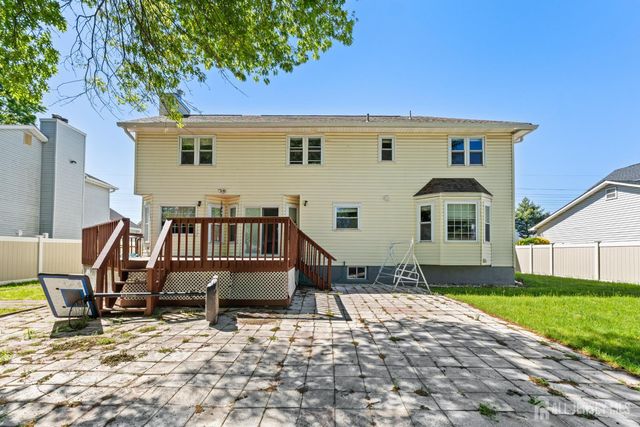 8 Danny Court, North Brunswick, NJ 08902