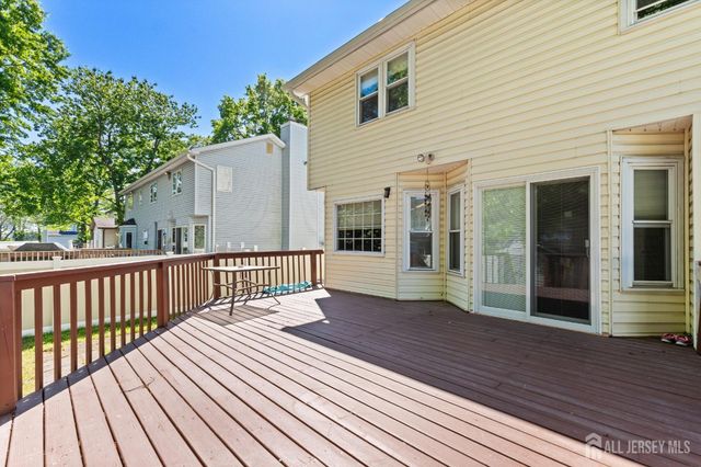 8 Danny Court, North Brunswick, NJ 08902
