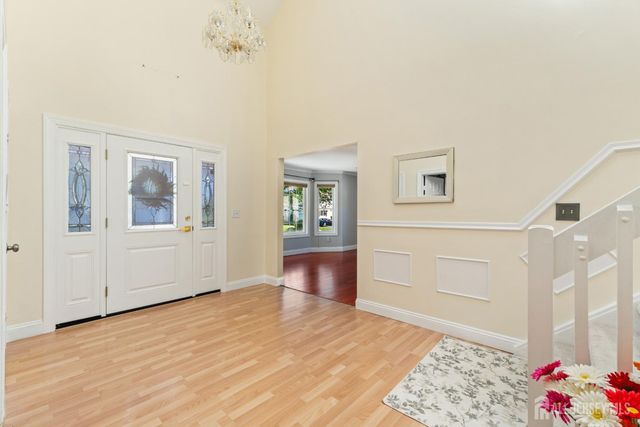 8 Danny Court, North Brunswick, NJ 08902