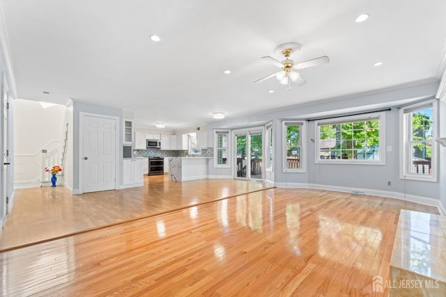 8 Danny Court, North Brunswick, NJ 08902