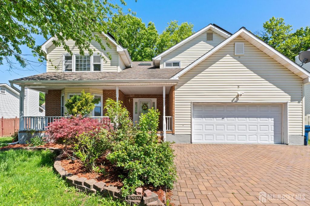 8 Danny Court, North Brunswick, NJ 08902