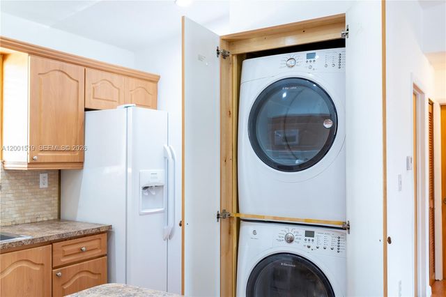 10017 W Okeechobee Rd 202, Hialeah Gardens, FL 33016