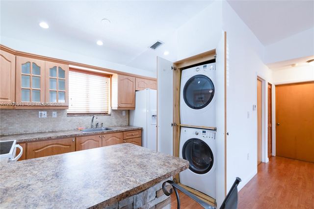 10017 W Okeechobee Rd 202, Hialeah Gardens, FL 33016