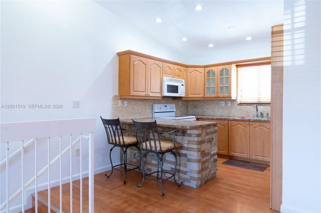 10017 W Okeechobee Rd 202, Hialeah Gardens, FL 33016