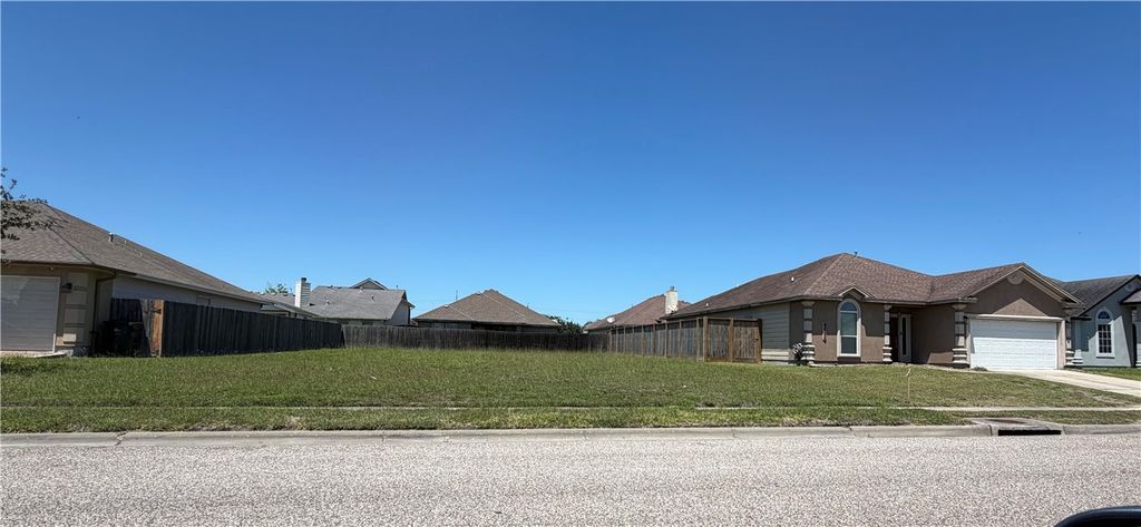 3818 Negin Dr, Corpus Christi, TX 78414 — exterior