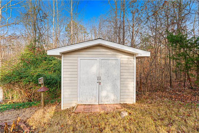 410 South Hogan Drive, Westminster, SC 29693