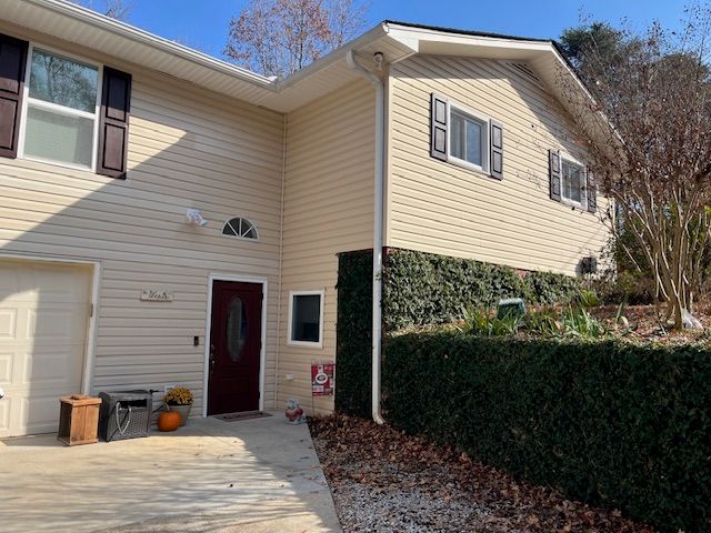 410 South Hogan Drive, Westminster, SC 29693