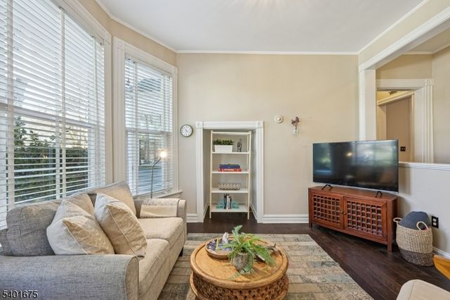 386 Park St, Montclair Twp., NJ 07043