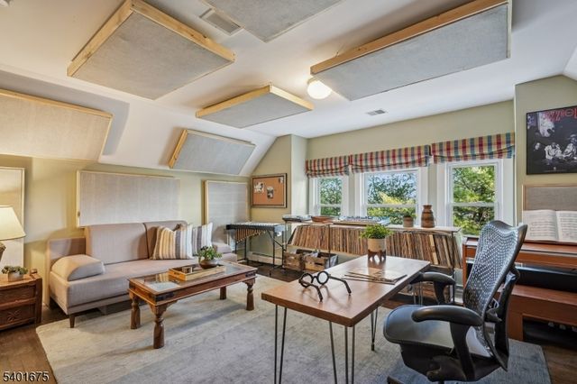 386 Park St, Montclair Twp., NJ 07043