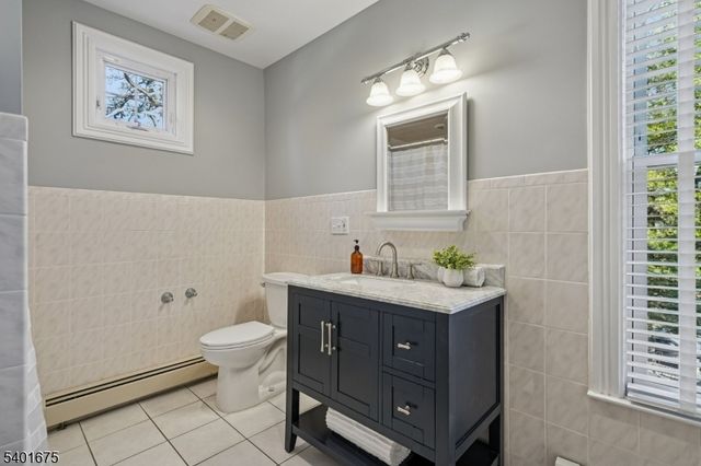 386 Park St, Montclair Twp., NJ 07043