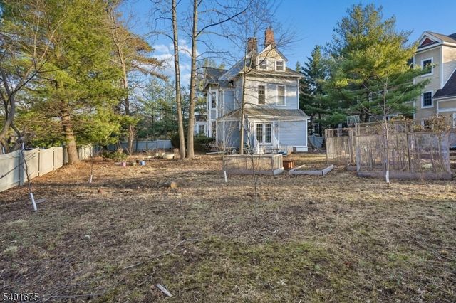 386 Park St, Montclair Twp., NJ 07043