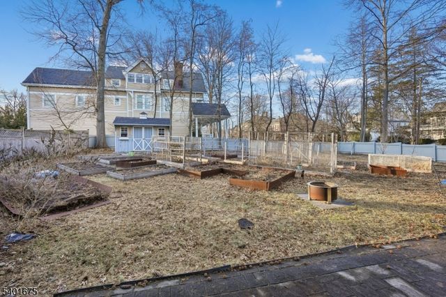 386 Park St, Montclair Twp., NJ 07043