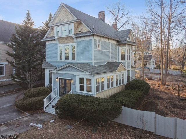 386 Park St, Montclair Twp., NJ 07043