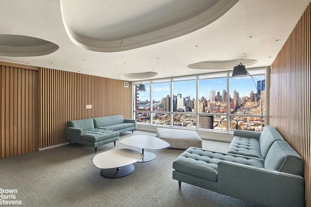 350 W 42nd St Apt 38E, New York City, NY 10036