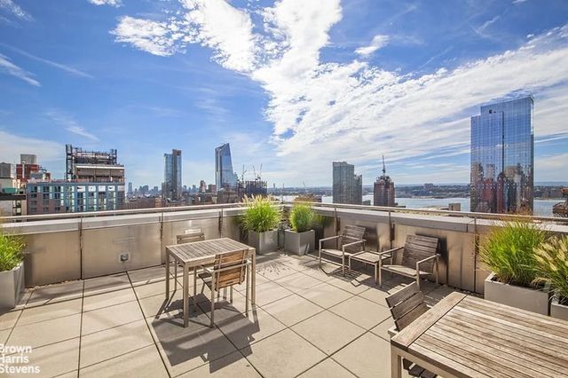 350 W 42nd St Apt 38E, New York City, NY 10036
