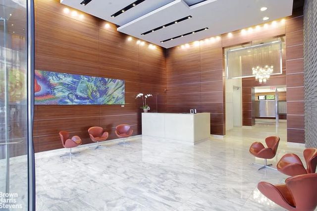 350 W 42nd St Apt 38E, New York City, NY 10036