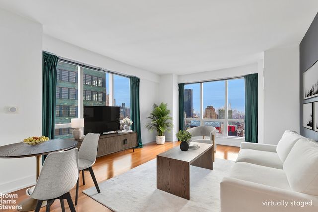 350 W 42nd St Apt 38E, New York City, NY 10036