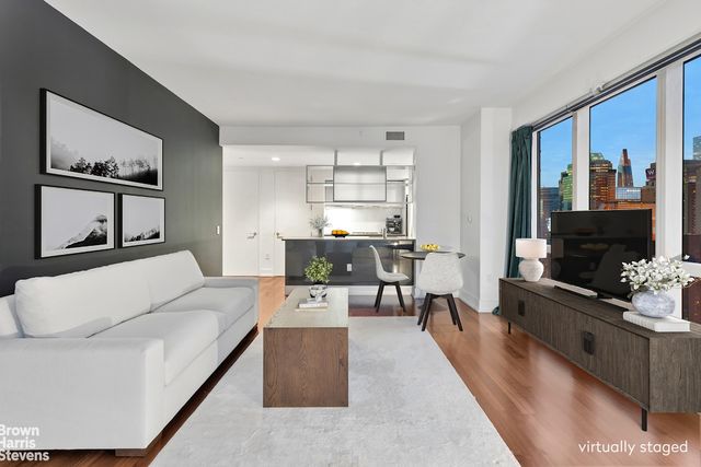 350 W 42nd St Apt 38E, New York City, NY 10036