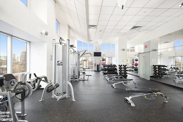 350 W 42nd St Apt 38E, New York City, NY 10036