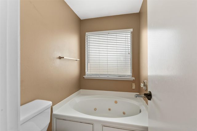 15626 Briargate Court, Houston, TX 77489