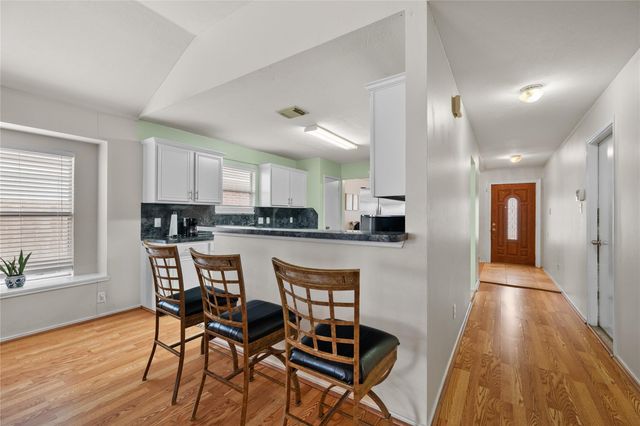 15626 Briargate Court, Houston, TX 77489