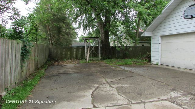 620 E Washington Street, Freeland, MI 48623