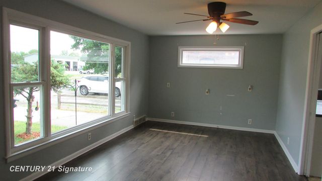 620 E Washington Street, Freeland, MI 48623