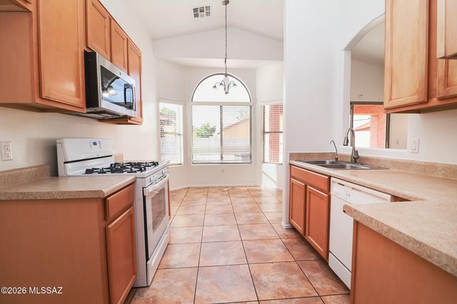 2403 E Calle Gran Desierto, Tucson, AZ 85706