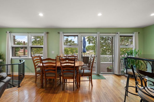 567 S Lakeview Drive, Lowell, IN 46356