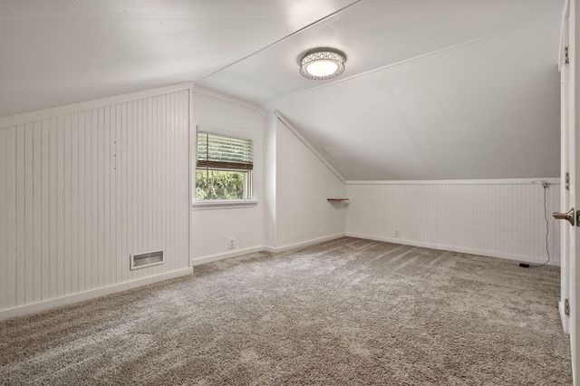 567 S Lakeview Drive, Lowell, IN 46356