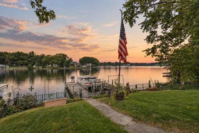 567 S Lakeview Drive, Lowell, IN 46356