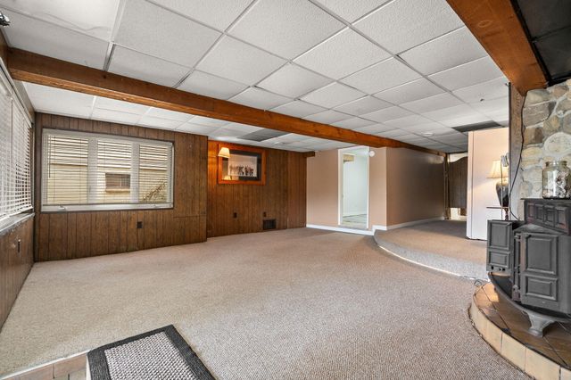 567 S Lakeview Drive, Lowell, IN 46356