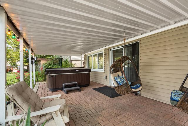 567 S Lakeview Drive, Lowell, IN 46356