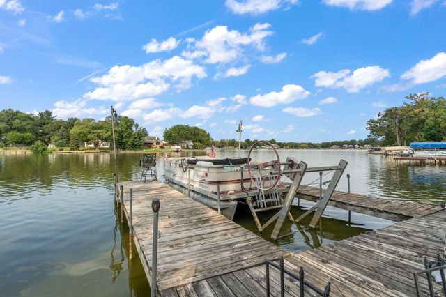 567 S Lakeview Drive, Lowell, IN 46356