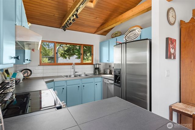 7914 Tidewater Road, Anacortes, WA 98221